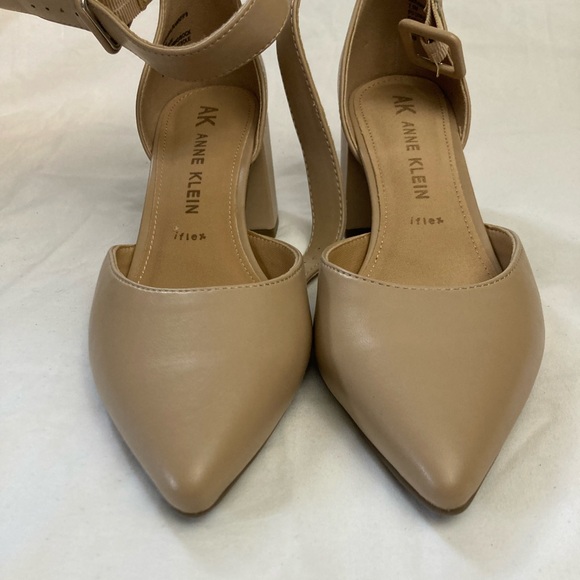 2-3 Anne Klein Ramal Pointed Toe Mid Block Heel Ankle Strap Pumps Tan Size 7.5 - Picture 3 of 6